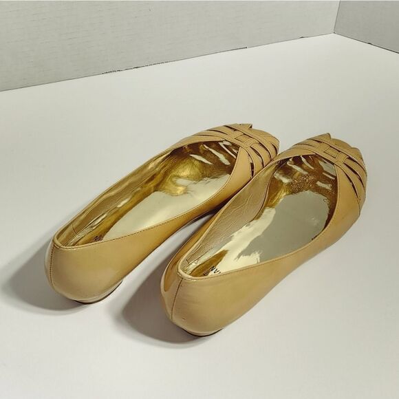 Stuart Weitzman  - Picture 10 of 11